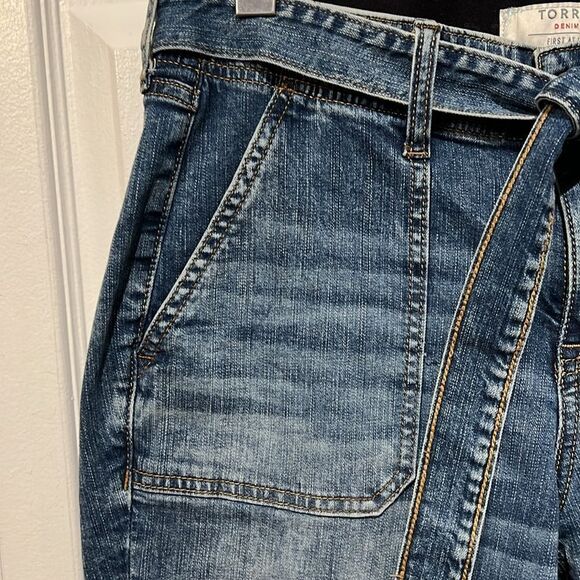 Torrid Blue Denim Straight Leg Ankle Length Jeans with Tie Belt Size 10 - Picture 5 of 11